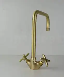 Single hole antique brass bathroom faucet with vintage design