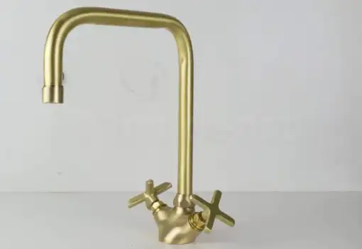 Single hole antique brass bathroom faucet with vintage design